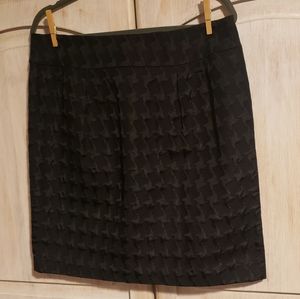 size 12 black houndstooth skirt